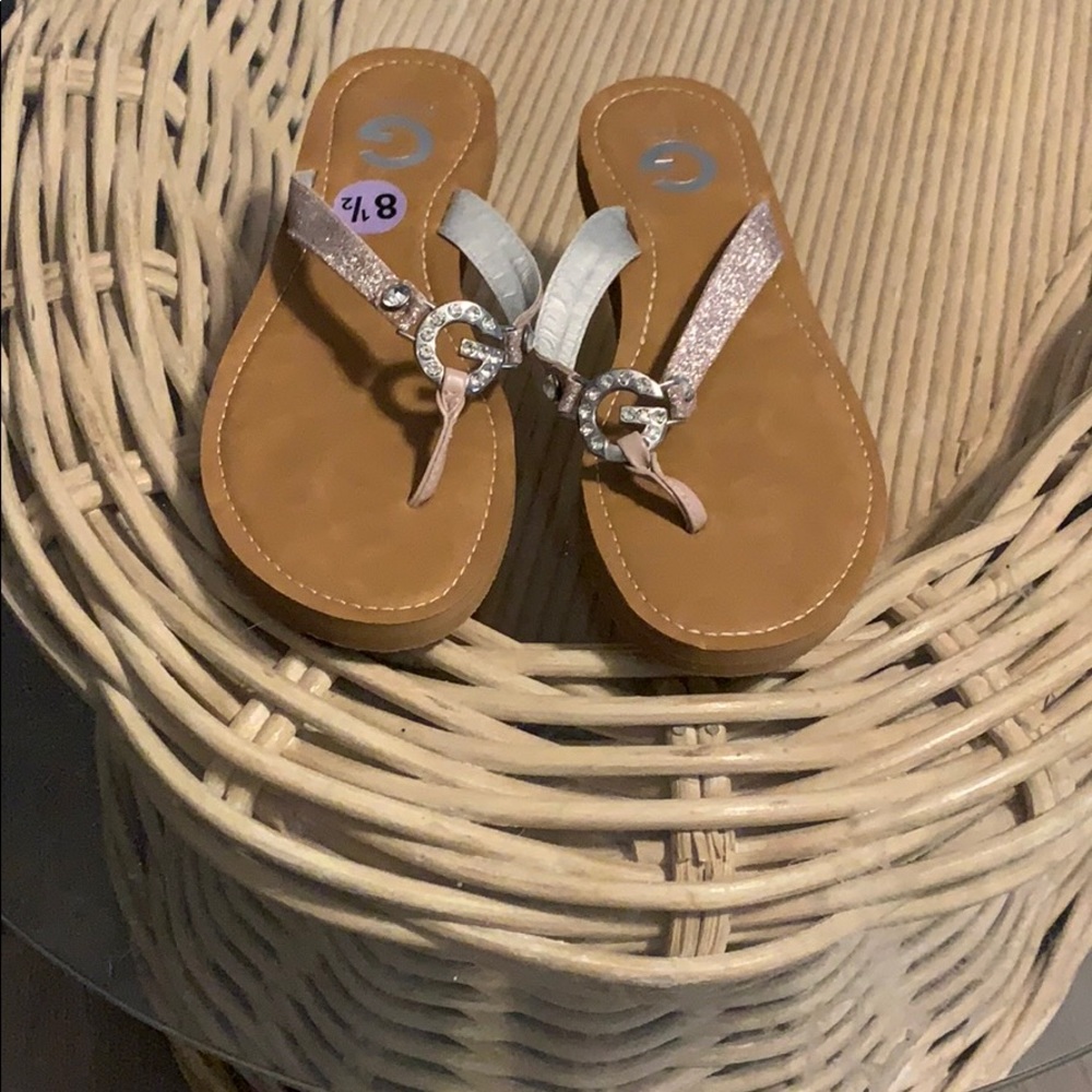 Guess Flip Flops